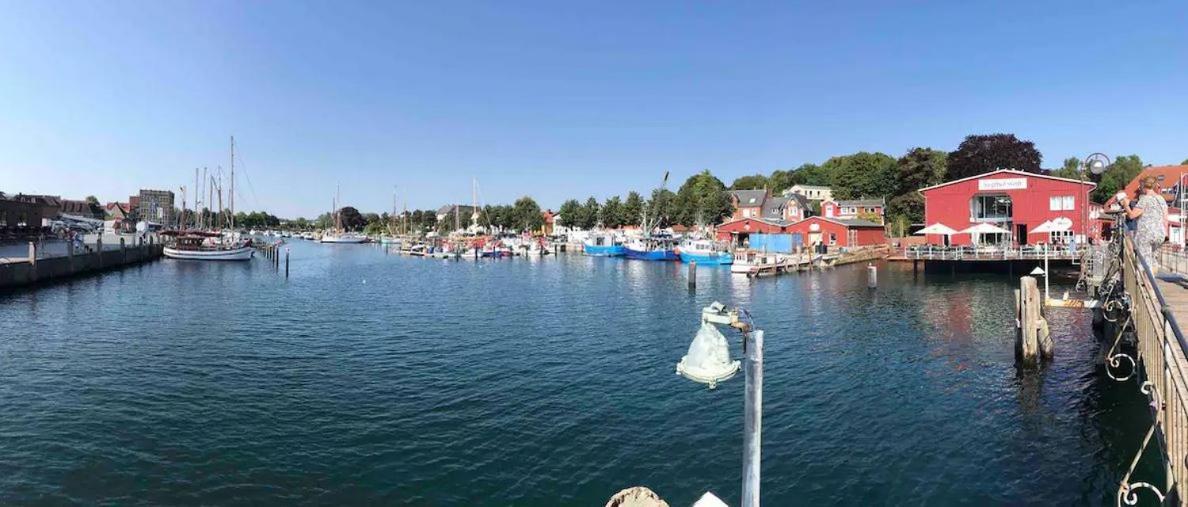 Im Bademantel An Den Strand Mit Terrasse Eckernförde Esterno foto
